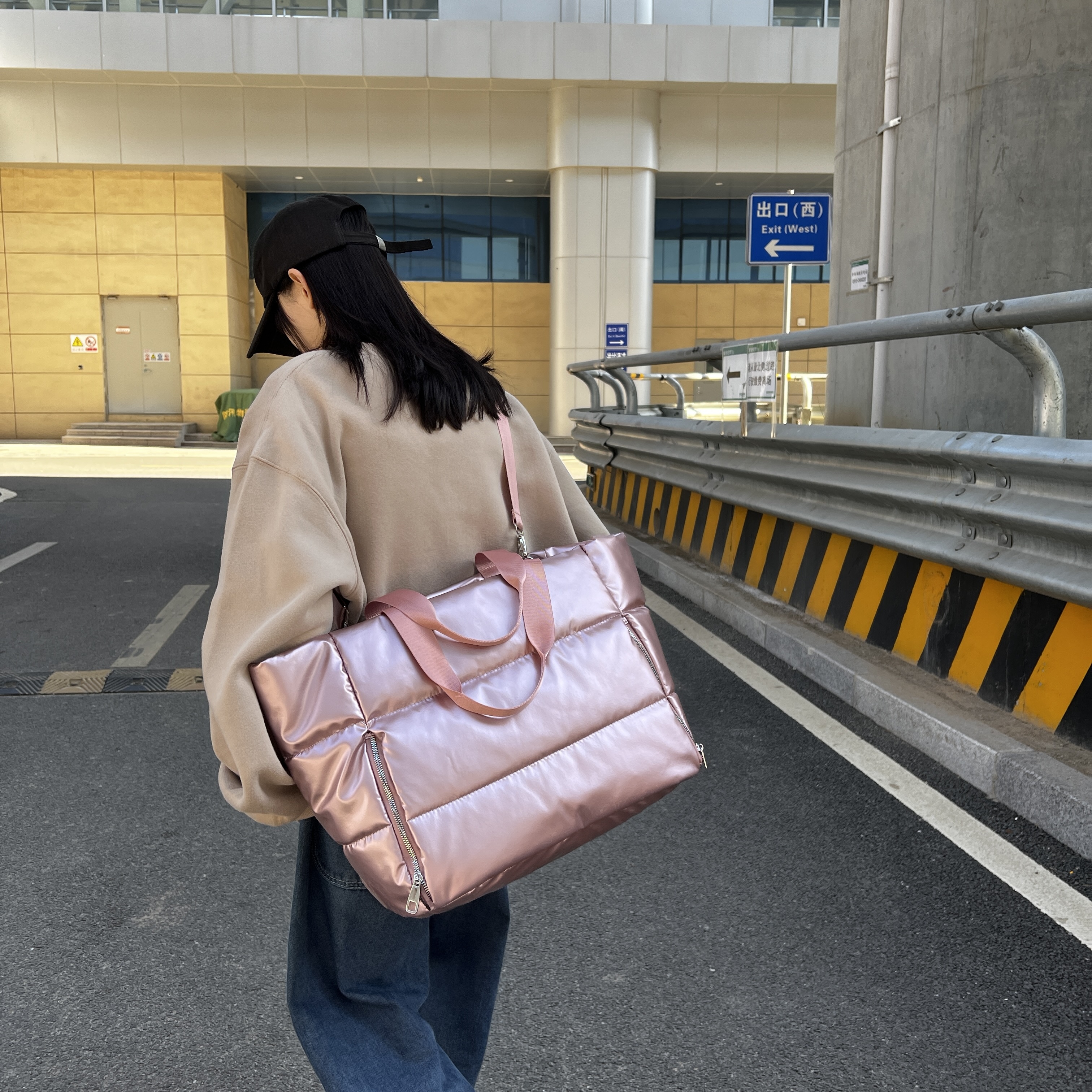 Women Y2k Silver Shoulder Bag  - Down Jacket Packable ulasan dan harga
